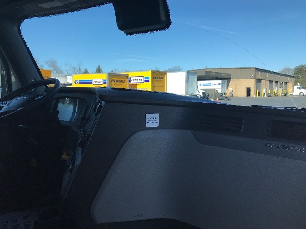 Sleeper Tractor-Heavy Duty Tractors-Freightliner-2022-T12664ST-Bensalem-PA-541,910\n\t\tmiles-$ 70,250 - Image 15