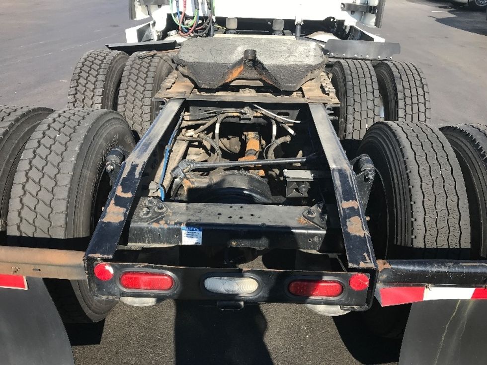 Sleeper Tractor-Heavy Duty Tractors-Freightliner-2022-T12664ST-Bensalem-PA-541,910\n\t\tmiles-$ 70,250 - Image 6