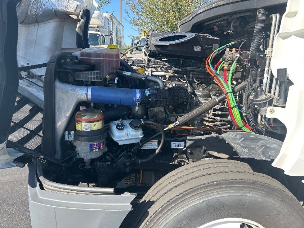 Sleeper Tractor-Heavy Duty Tractors-Freightliner-2022-T12664ST-Bethlehem-PA-264,265\n\t\tmiles-$ 90,500 - Image 21