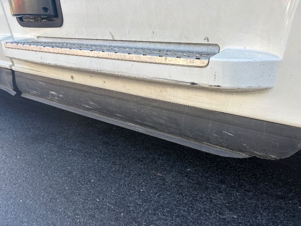 Sleeper Tractor-Heavy Duty Tractors-Freightliner-2022-T12664ST-Bethlehem-PA-264,265\n\t\tmiles-$ 90,500 - Image 24