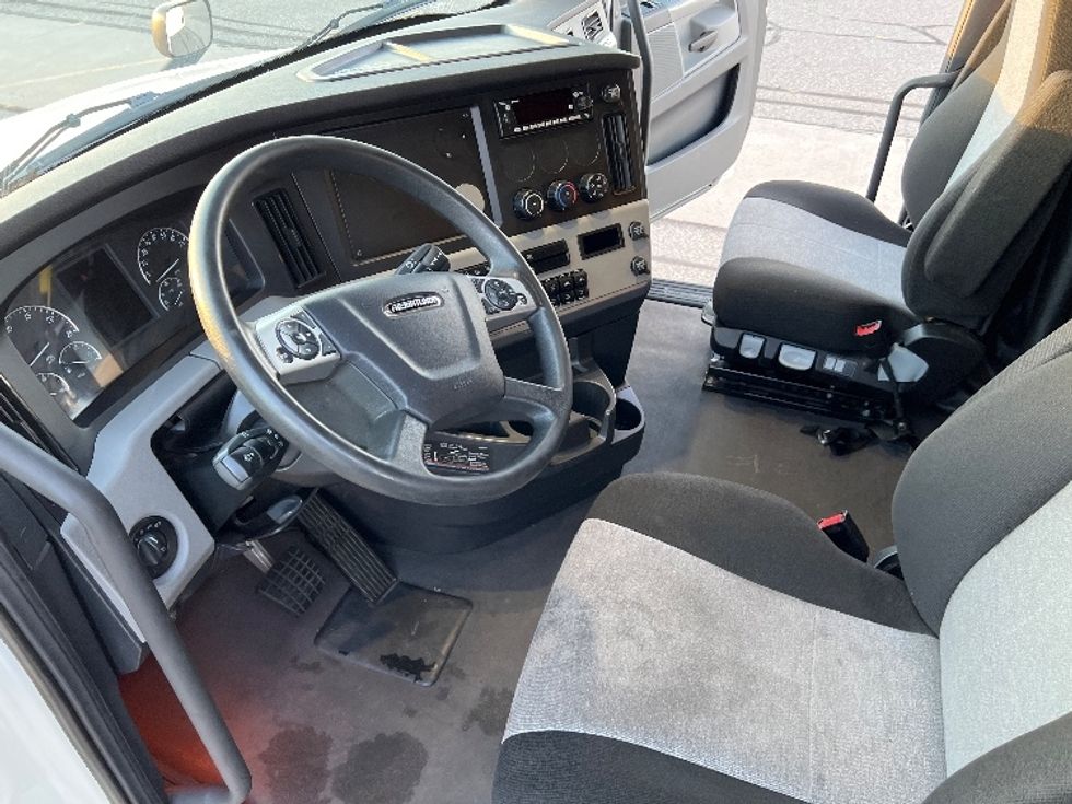 Sleeper Tractor-Heavy Duty Tractors-Freightliner-2022-T12664ST-Billings-MT-210,559\n\t\tmiles-$ 107,750 - Image 10