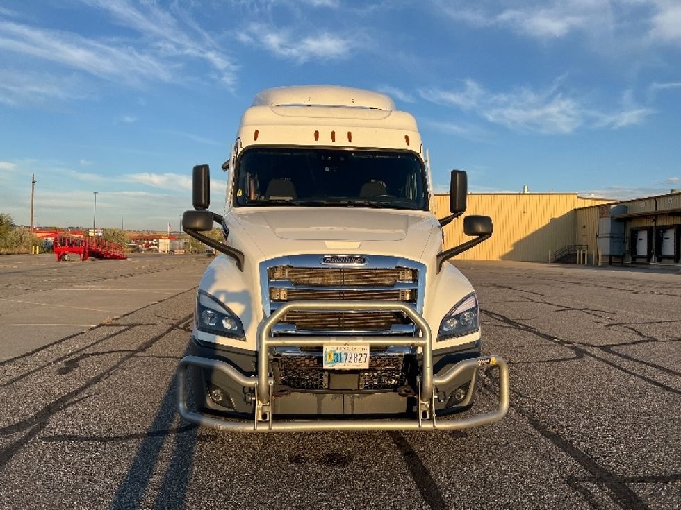 Sleeper Tractor-Heavy Duty Tractors-Freightliner-2022-T12664ST-Billings-MT-210,559\n\t\tmiles-$ 107,750 - Image 2