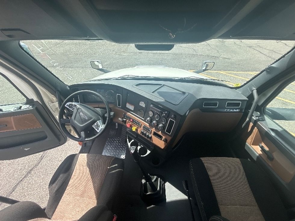 Sleeper Tractor-Heavy Duty Tractors-Freightliner-2022-T12664ST-Billings-MT-490,845\n\t\tmiles-$ 78,750 - Image 12