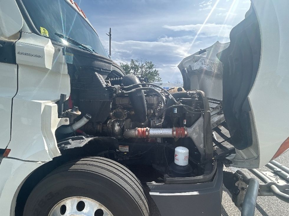 Sleeper Tractor-Heavy Duty Tractors-Freightliner-2022-T12664ST-Billings-MT-490,845\n\t\tmiles-$ 78,750 - Image 20