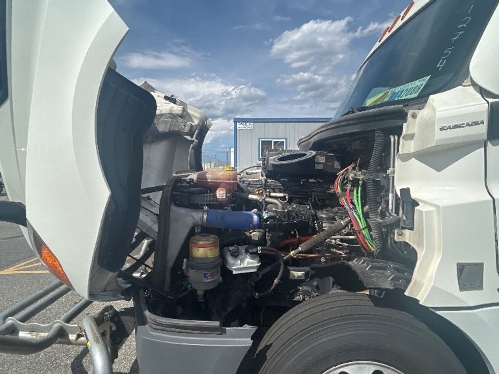Sleeper Tractor-Heavy Duty Tractors-Freightliner-2022-T12664ST-Billings-MT-490,845\n\t\tmiles-$ 78,750 - Image 21