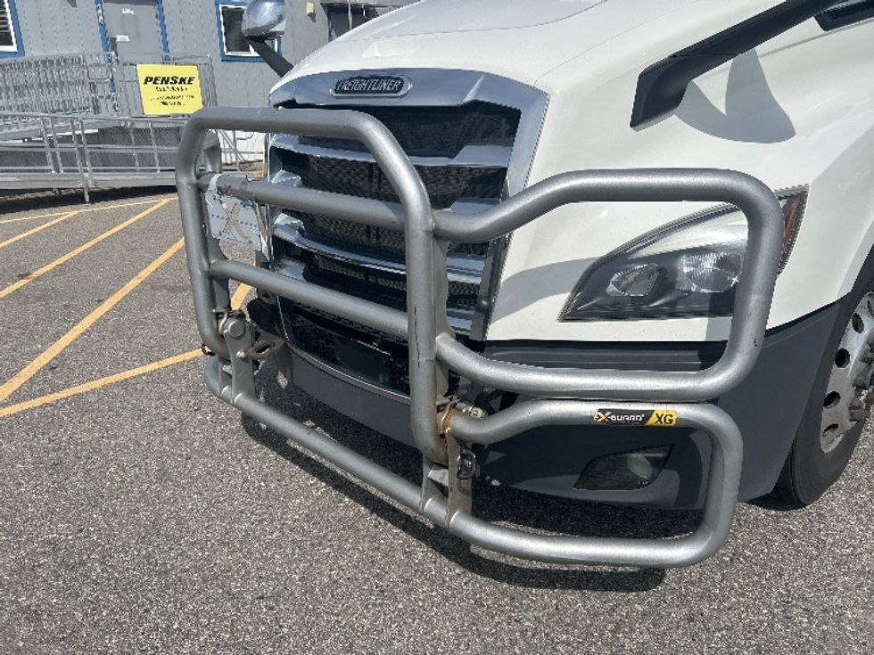 Sleeper Tractor-Heavy Duty Tractors-Freightliner-2022-T12664ST-Billings-MT-490,845\n\t\tmiles-$ 78,750 - Image 22