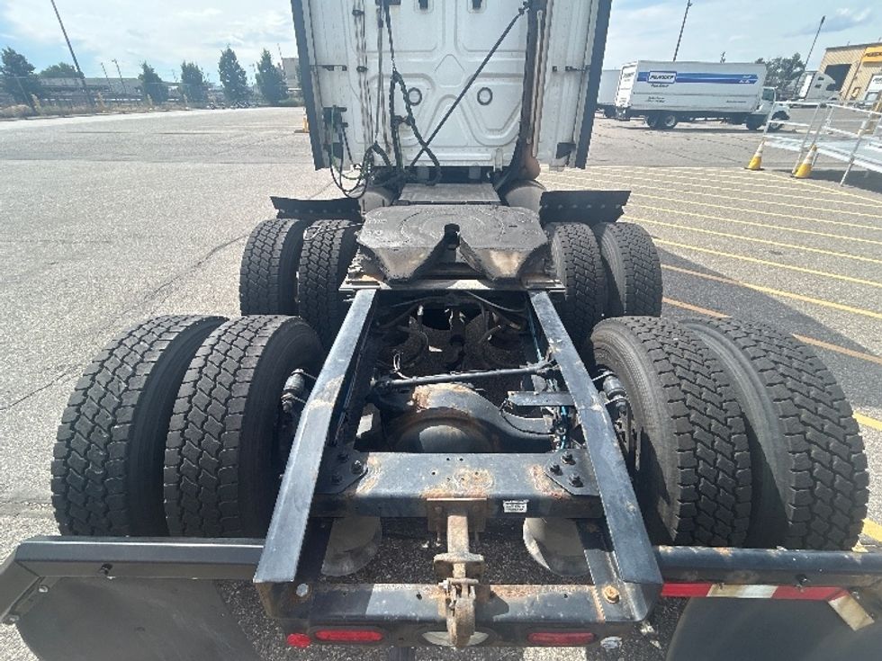 Sleeper Tractor-Heavy Duty Tractors-Freightliner-2022-T12664ST-Billings-MT-490,845\n\t\tmiles-$ 78,750 - Image 6