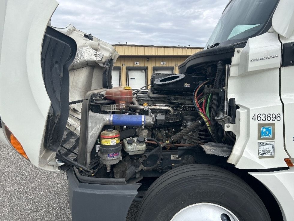 Sleeper Tractor-Heavy Duty Tractors-Freightliner-2022-T12664ST-Billings-MT-501,063\n\t\tmiles-$ 78,250 - Image 21