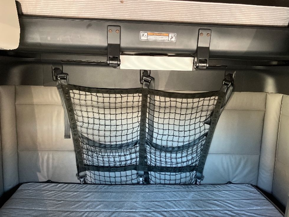 Sleeper Tractor-Heavy Duty Tractors-Freightliner-2022-T12664ST-Birmingham-AL-379,683\n\t\tmiles-$ 80,250 - Image 16