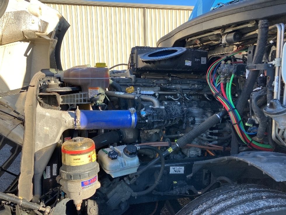 Sleeper Tractor-Heavy Duty Tractors-Freightliner-2022-T12664ST-Birmingham-AL-379,683\n\t\tmiles-$ 80,250 - Image 21