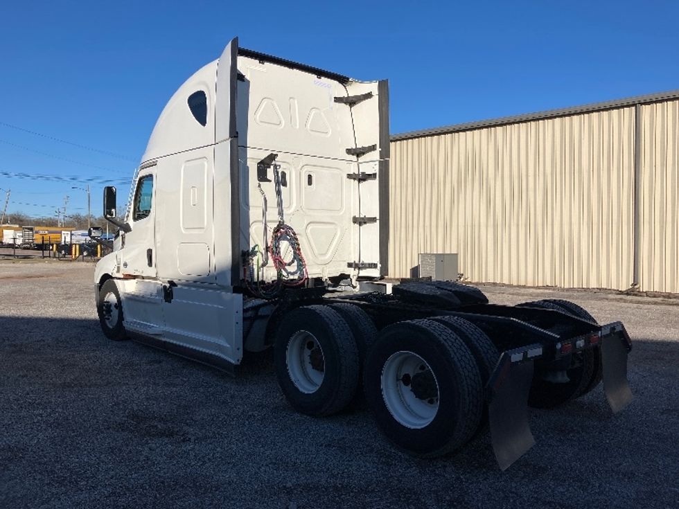 Sleeper Tractor-Heavy Duty Tractors-Freightliner-2022-T12664ST-Birmingham-AL-379,683\n\t\tmiles-$ 80,250 - Image 5