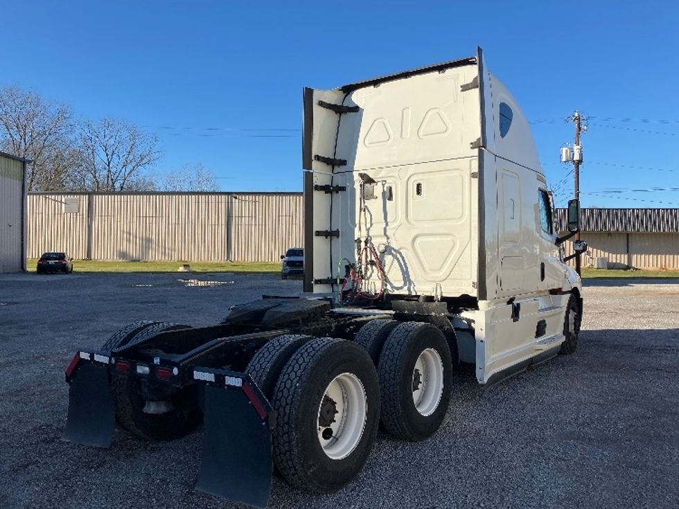Sleeper Tractor-Heavy Duty Tractors-Freightliner-2022-T12664ST-Birmingham-AL-379,683\n\t\tmiles-$ 80,250 - Image 7