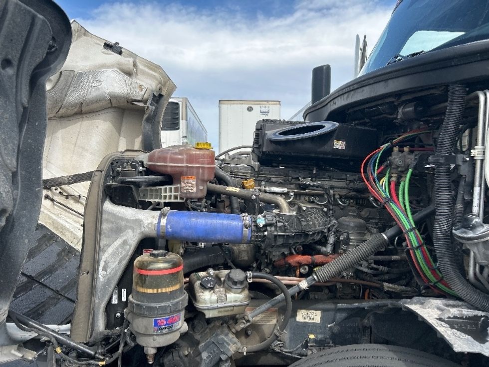 Sleeper Tractor-Heavy Duty Tractors-Freightliner-2022-T12664ST-Boise-ID-531,005\n\t\tmiles-$ 69,250 - Image 21