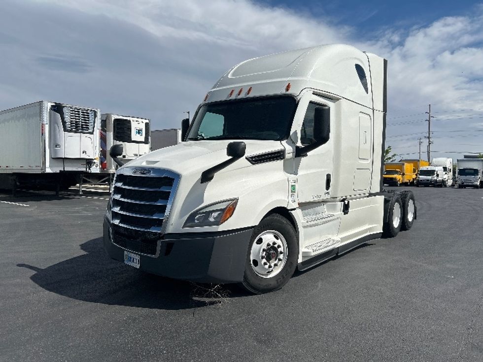 Sleeper Tractor-Heavy Duty Tractors-Freightliner-2022-T12664ST-Boise-ID-531,005\n\t\tmiles-$ 69,250 - Image 3
