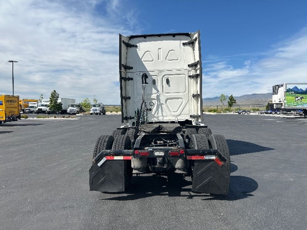 Sleeper Tractor-Heavy Duty Tractors-Freightliner-2022-T12664ST-Boise-ID-531,005\n\t\tmiles-$ 69,250 - Image 6