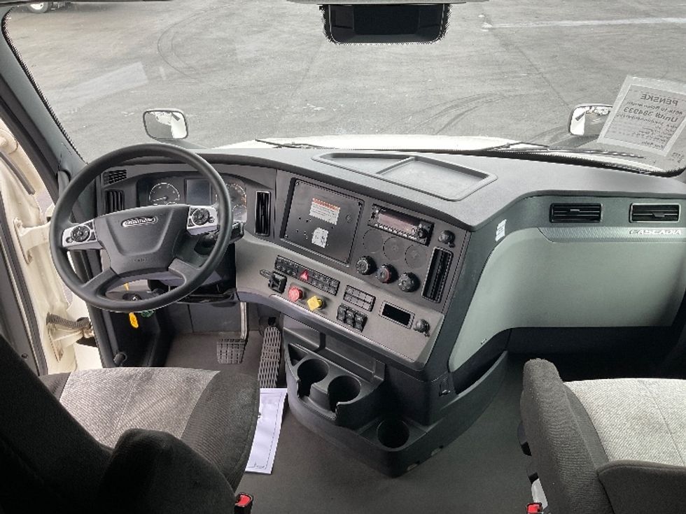 Sleeper Tractor-Heavy Duty Tractors-Freightliner-2022-T12664ST-Boise-ID-583,410\n\t\tmiles-$ 67,250 - Image 12