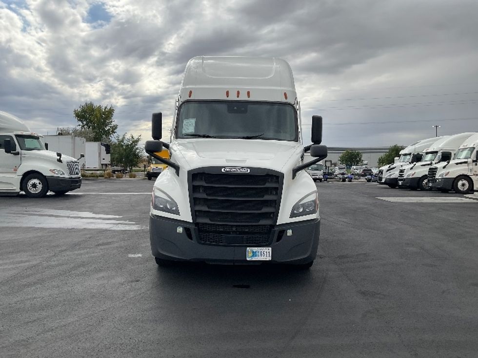 Sleeper Tractor-Heavy Duty Tractors-Freightliner-2022-T12664ST-Boise-ID-583,410\n\t\tmiles-$ 67,250 - Image 2