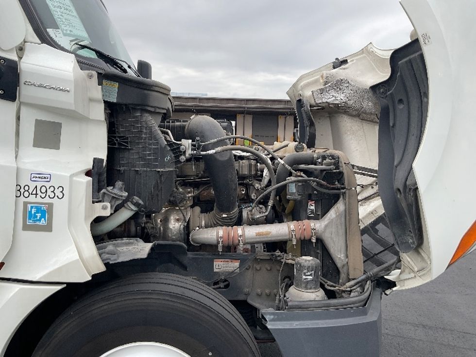 Sleeper Tractor-Heavy Duty Tractors-Freightliner-2022-T12664ST-Boise-ID-583,410\n\t\tmiles-$ 67,250 - Image 20