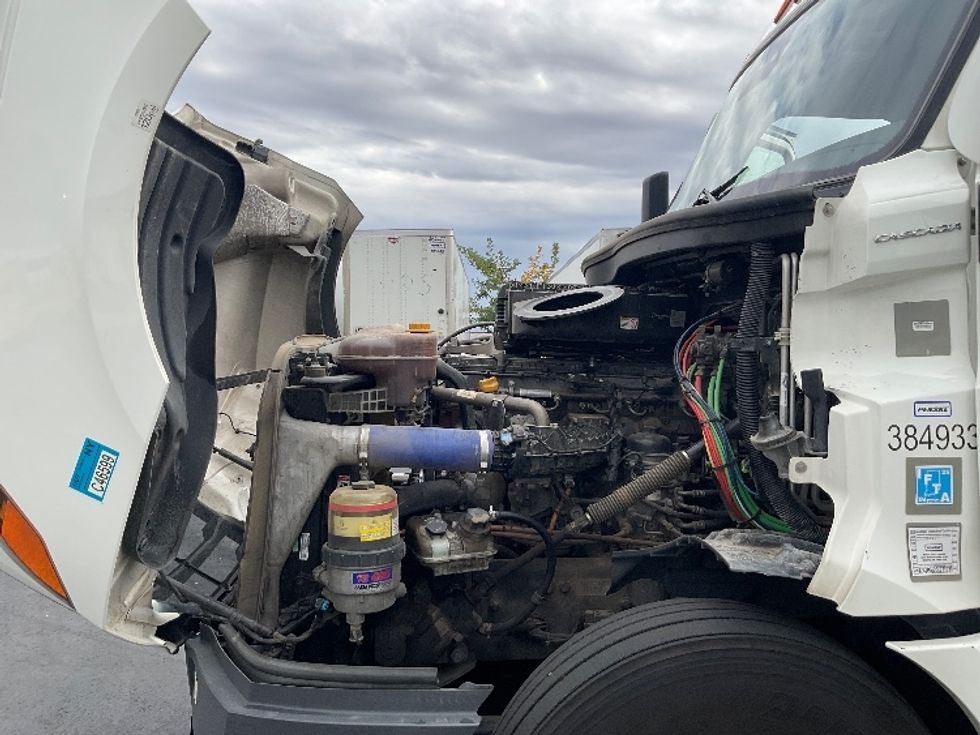 Sleeper Tractor-Heavy Duty Tractors-Freightliner-2022-T12664ST-Boise-ID-583,410\n\t\tmiles-$ 67,250 - Image 21