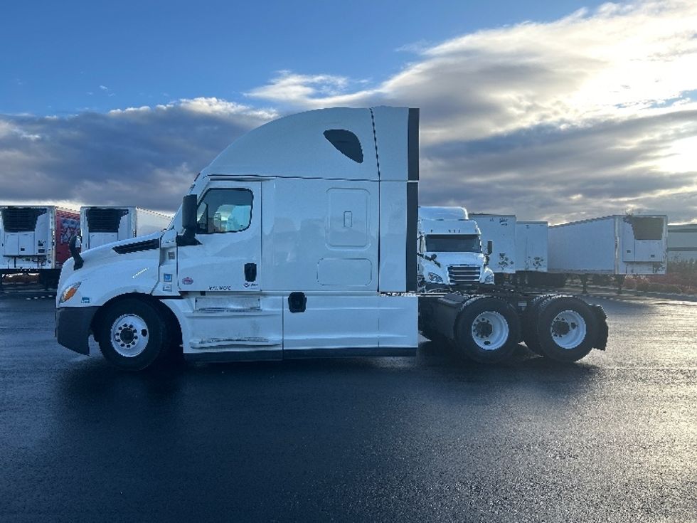 Sleeper Tractor-Heavy Duty Tractors-Freightliner-2022-T12664ST-Boise-ID-583,410\n\t\tmiles-$ 67,250 - Image 4