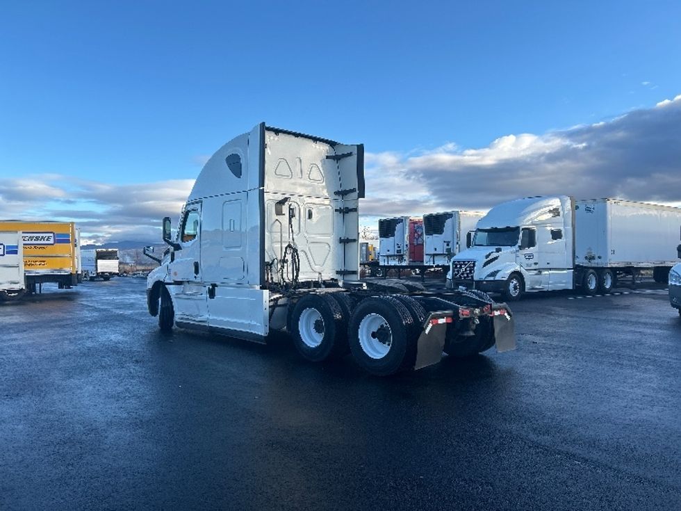 Sleeper Tractor-Heavy Duty Tractors-Freightliner-2022-T12664ST-Boise-ID-583,410\n\t\tmiles-$ 67,250 - Image 5