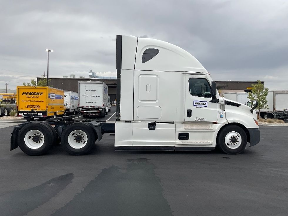 Sleeper Tractor-Heavy Duty Tractors-Freightliner-2022-T12664ST-Boise-ID-583,410\n\t\tmiles-$ 67,250 - Image 8