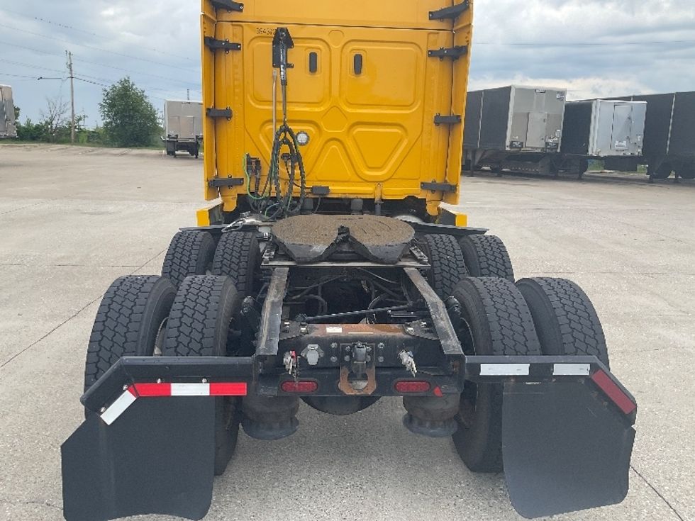 Sleeper Tractor-Heavy Duty Tractors-Freightliner-2022-T12664ST-Bowling Green-KY-486,032\n\t\tmiles-$ 72,000 - Image 6