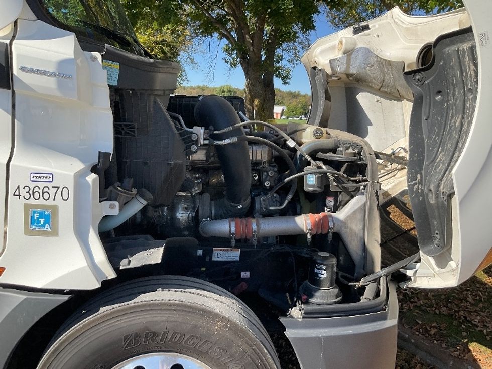 Sleeper Tractor-Heavy Duty Tractors-Freightliner-2022-T12664ST-Brooklyn Park-MN-439,774\n\t\tmiles-$ 73,500 - Image 20