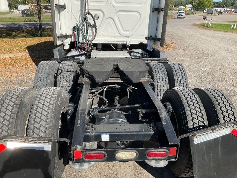 Sleeper Tractor-Heavy Duty Tractors-Freightliner-2022-T12664ST-Brooklyn Park-MN-439,774\n\t\tmiles-$ 73,500 - Image 6