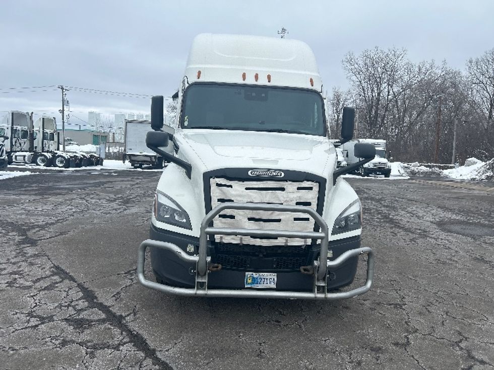 Sleeper Tractor-Heavy Duty Tractors-Freightliner-2022-T12664ST-Brooklyn Park-MN-459,975\n\t\tmiles-$ 69,250 - Image 2