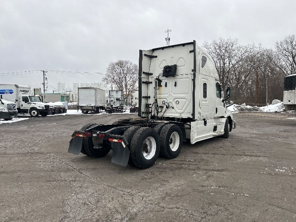 Sleeper Tractor-Heavy Duty Tractors-Freightliner-2022-T12664ST-Brooklyn Park-MN-459,975\n\t\tmiles-$ 69,250 - Image 7