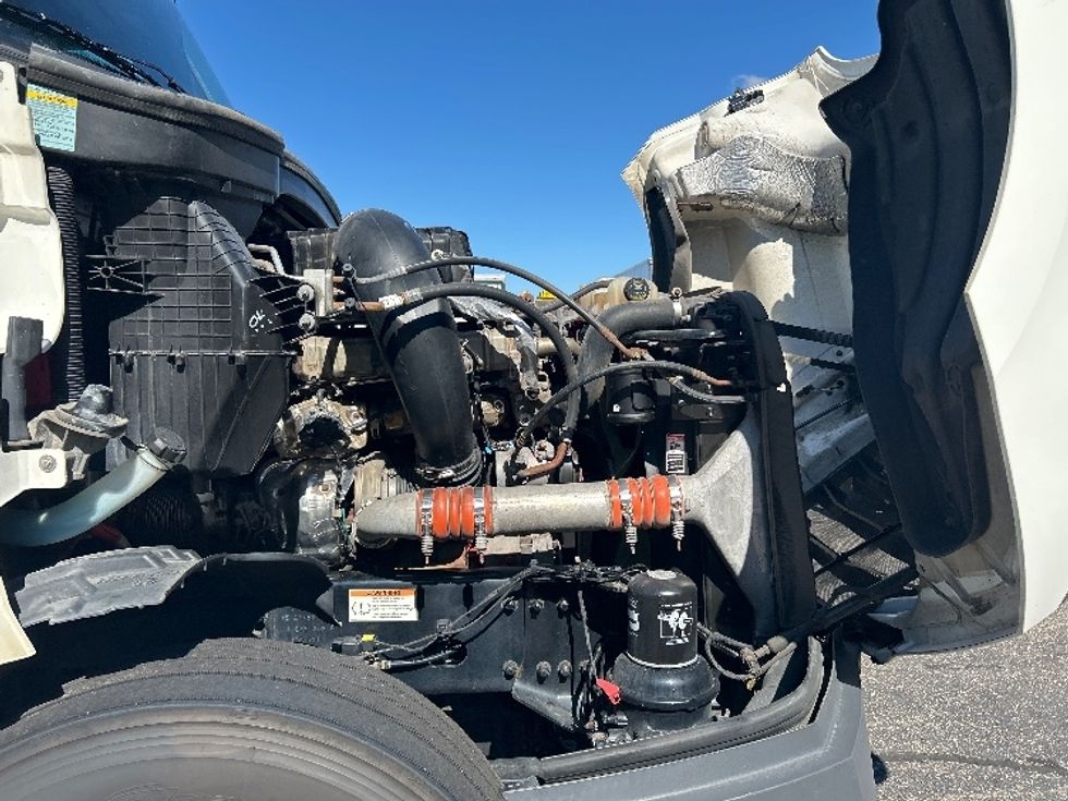 Sleeper Tractor-Heavy Duty Tractors-Freightliner-2022-T12664ST-Brooklyn Park-MN-492,472\n\t\tmiles-$ 69,250 - Image 19