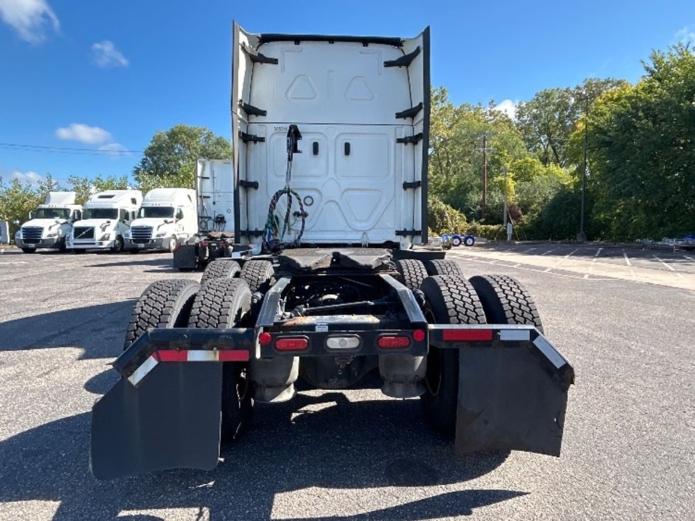 Sleeper Tractor-Heavy Duty Tractors-Freightliner-2022-T12664ST-Brooklyn Park-MN-492,472\n\t\tmiles-$ 69,250 - Image 6