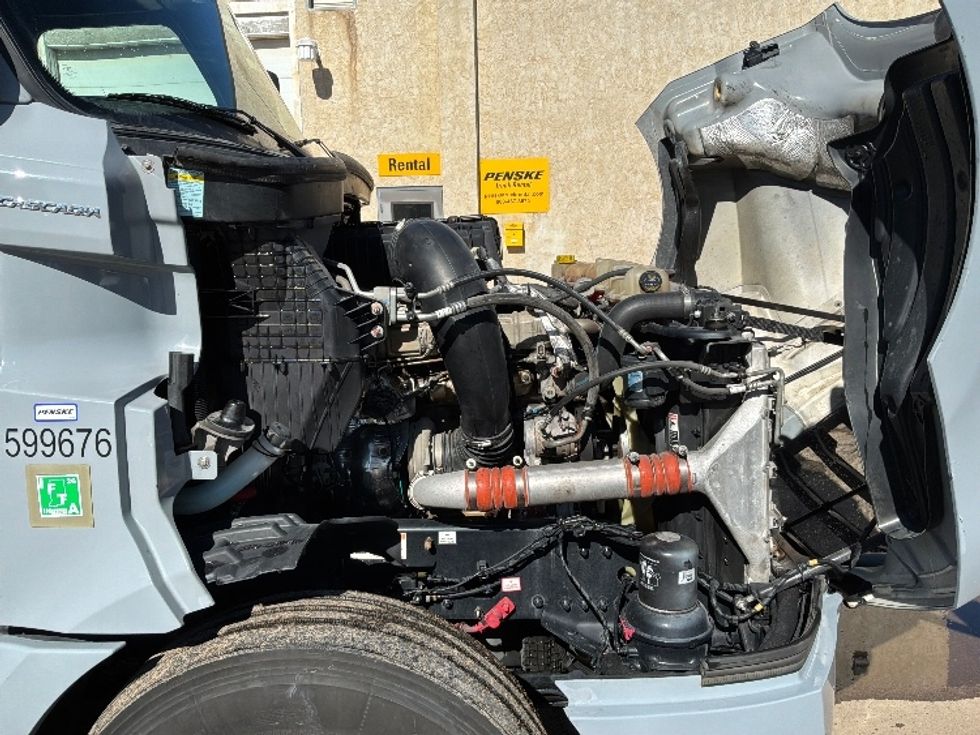 Sleeper Tractor-Heavy Duty Tractors-Freightliner-2022-T12664ST-Brooklyn Park-MN-505,568\n\t\tmiles-$ 64,750 - Image 20