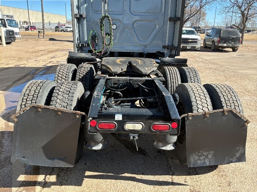 Sleeper Tractor-Heavy Duty Tractors-Freightliner-2022-T12664ST-Brooklyn Park-MN-505,568\n\t\tmiles-$ 64,750 - Image 6