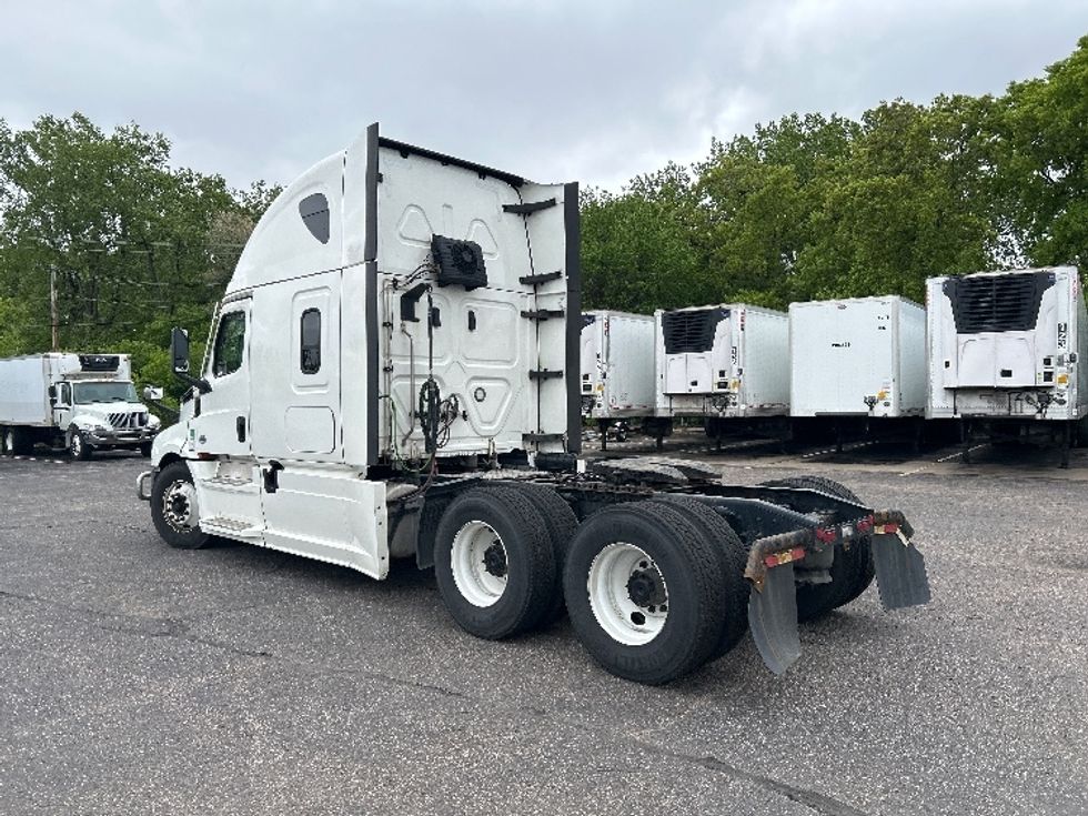 Sleeper Tractor-Heavy Duty Tractors-Freightliner-2022-T12664ST-Brooklyn Park-MN-528,967\n\t\tmiles-$ 67,500 - Image 5