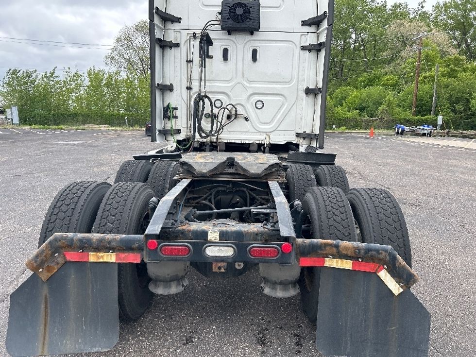 Sleeper Tractor-Heavy Duty Tractors-Freightliner-2022-T12664ST-Brooklyn Park-MN-528,967\n\t\tmiles-$ 67,500 - Image 6