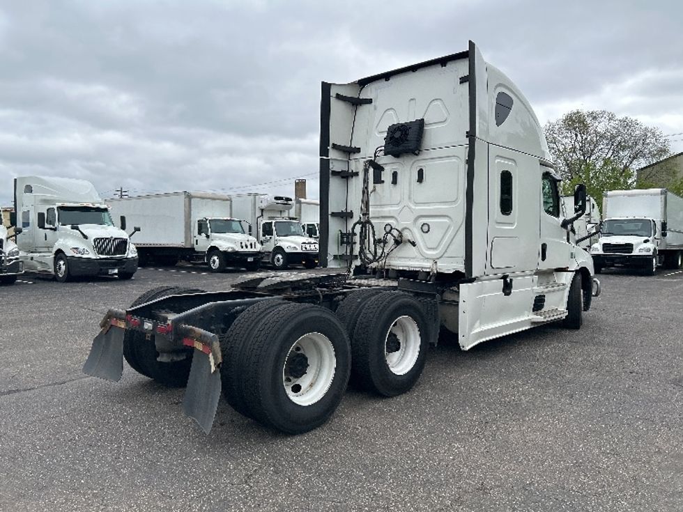 Sleeper Tractor-Heavy Duty Tractors-Freightliner-2022-T12664ST-Brooklyn Park-MN-528,967\n\t\tmiles-$ 67,500 - Image 7