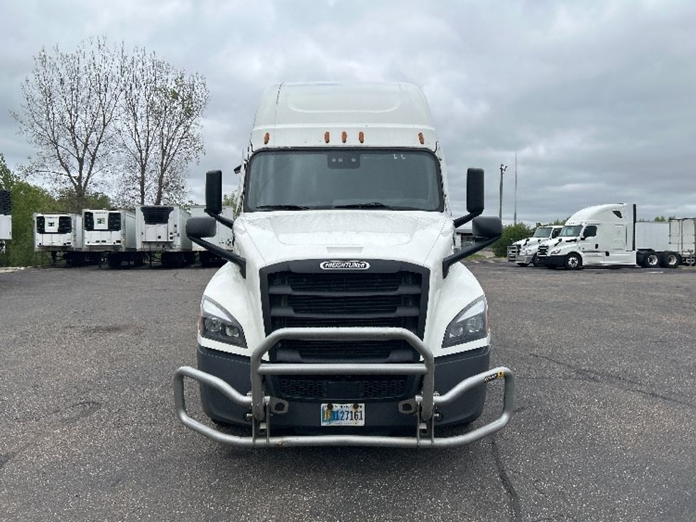 Sleeper Tractor-Heavy Duty Tractors-Freightliner-2022-T12664ST-Brooklyn Park-MN-532,767\n\t\tmiles-$ 67,250 - Image 2