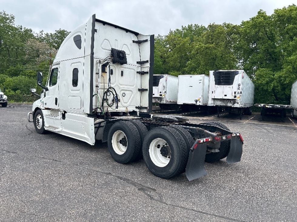 Sleeper Tractor-Heavy Duty Tractors-Freightliner-2022-T12664ST-Brooklyn Park-MN-532,767\n\t\tmiles-$ 67,250 - Image 5