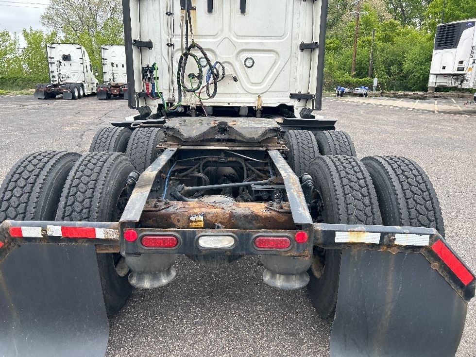 Sleeper Tractor-Heavy Duty Tractors-Freightliner-2022-T12664ST-Brooklyn Park-MN-532,767\n\t\tmiles-$ 67,250 - Image 6