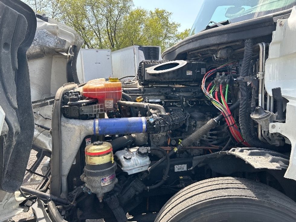 Sleeper Tractor-Heavy Duty Tractors-Freightliner-2022-T12664ST-Brooklyn Park-MN-555,561\n\t\tmiles-$ 60,000 - Image 20