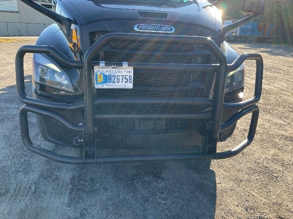 Sleeper Tractor-Heavy Duty Tractors-Freightliner-2022-T12664ST-Brooklyn Park-MN-557,387\n\t\tmiles-$ 74,750 - Image 22