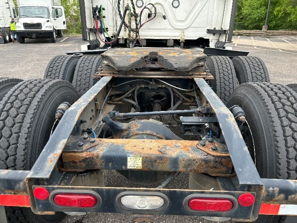 Sleeper Tractor-Heavy Duty Tractors-Freightliner-2022-T12664ST-Brooklyn Park-MN-561,377\n\t\tmiles-$ 65,000 - Image 6