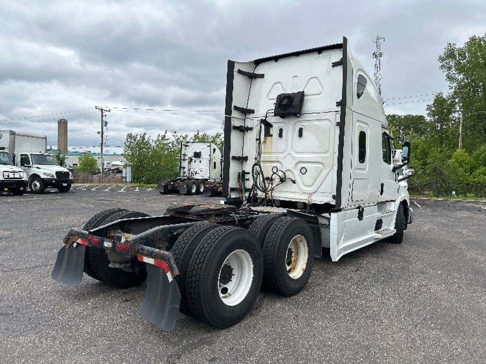 Sleeper Tractor-Heavy Duty Tractors-Freightliner-2022-T12664ST-Brooklyn Park-MN-561,377\n\t\tmiles-$ 65,000 - Image 7