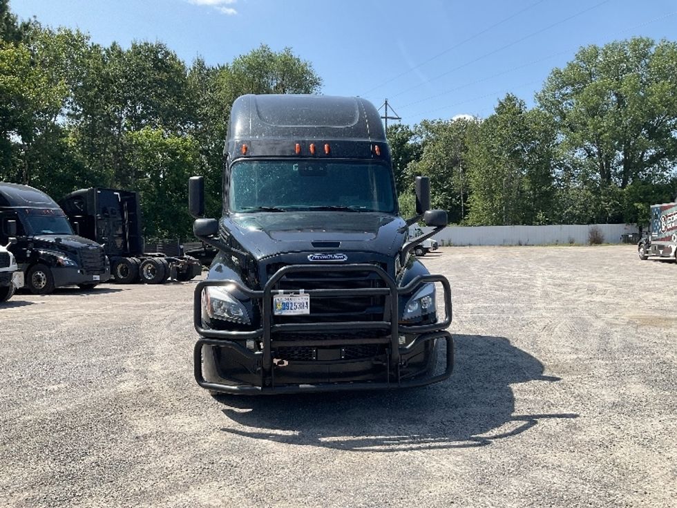 Sleeper Tractor-Heavy Duty Tractors-Freightliner-2022-T12664ST-Brooklyn Park-MN-574,864\n\t\tmiles-$ 67,500 - Image 2