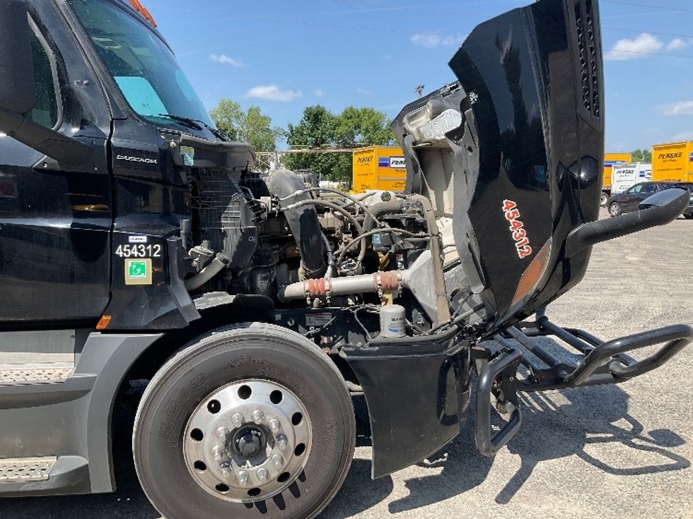 Sleeper Tractor-Heavy Duty Tractors-Freightliner-2022-T12664ST-Brooklyn Park-MN-574,864\n\t\tmiles-$ 67,500 - Image 20