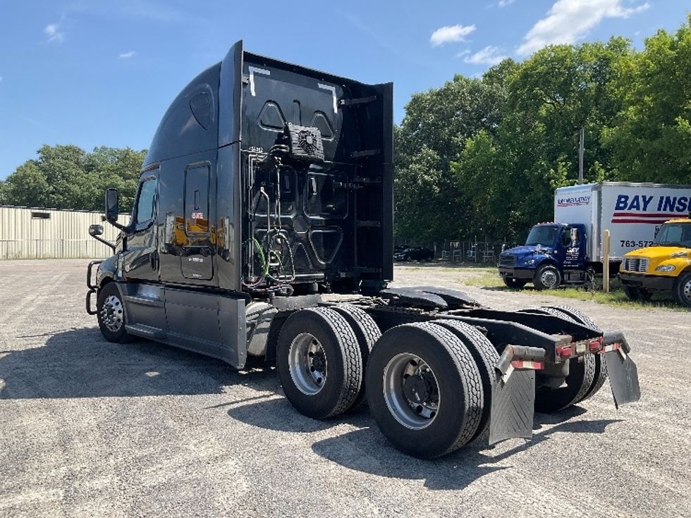 Sleeper Tractor-Heavy Duty Tractors-Freightliner-2022-T12664ST-Brooklyn Park-MN-574,864\n\t\tmiles-$ 67,500 - Image 5