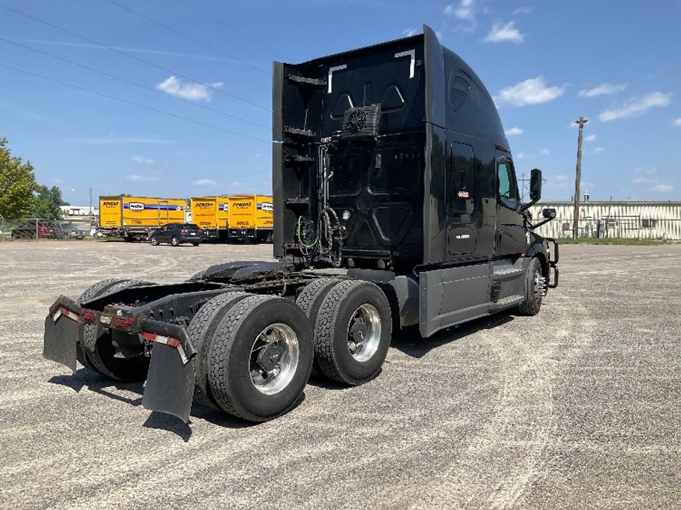 Sleeper Tractor-Heavy Duty Tractors-Freightliner-2022-T12664ST-Brooklyn Park-MN-574,864\n\t\tmiles-$ 67,500 - Image 7
