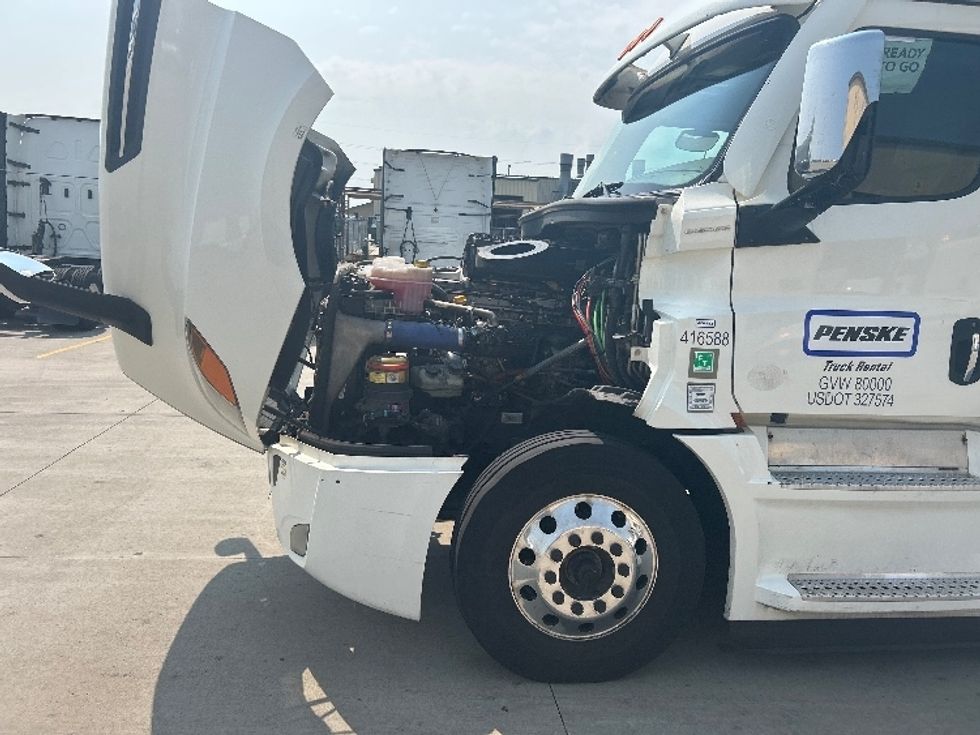 Sleeper Tractor-Heavy Duty Tractors-Freightliner-2022-T12664ST-Brooklyn Park-MN-590,041\n\t\tmiles-$ 66,250 - Image 21